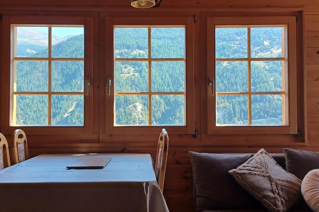 3 Pieces De Caractere Chalet *